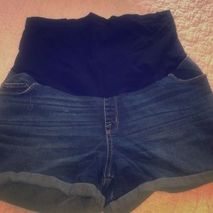 Maternity shorts